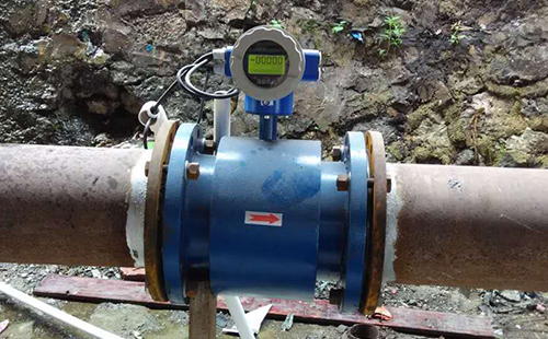 水電磁流量計現場安裝使用圖